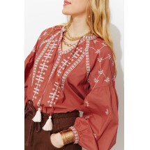 Blusa bordada punto de cruz