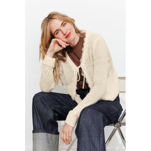 C&aacute;rdigan detalle encaje