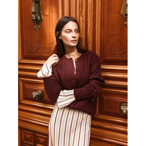 Cardigan punto ochos burdeos