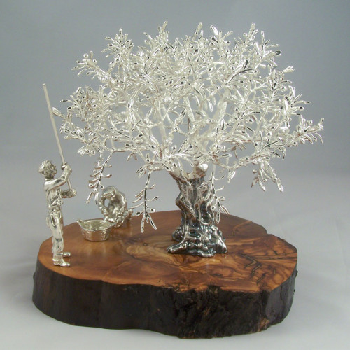 Olivo &aacute;rbol plateado con aceitunera y vareador decoraci&oacute;n 16x17