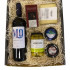 Pack Picoteo 8 - vino Montequinto, quesos, pat&eacute;, aceitunas, bombones Rabitos Royale